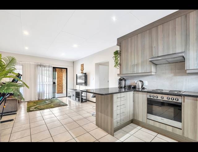 2 BEDROOM APARTMENT FOR SALE IN FERNDALE